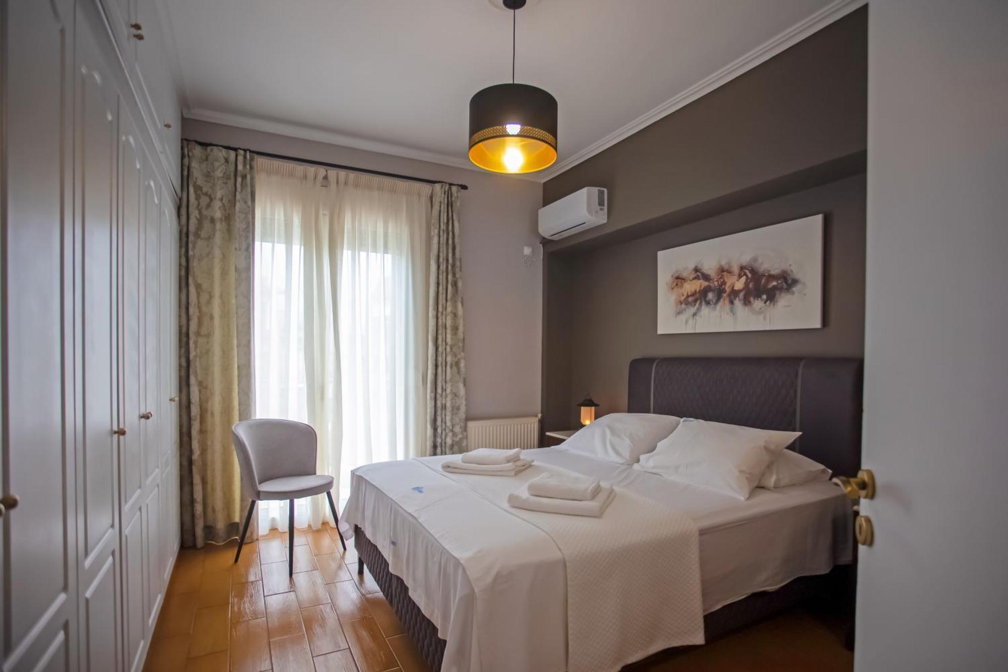 Apartment Socrates By Heloni